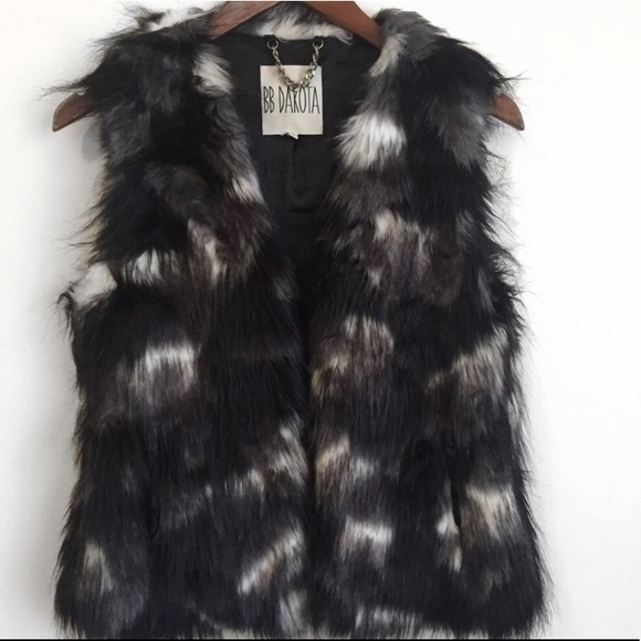 Faux Fur Vest From BB Dakota - Picture 3 of 5